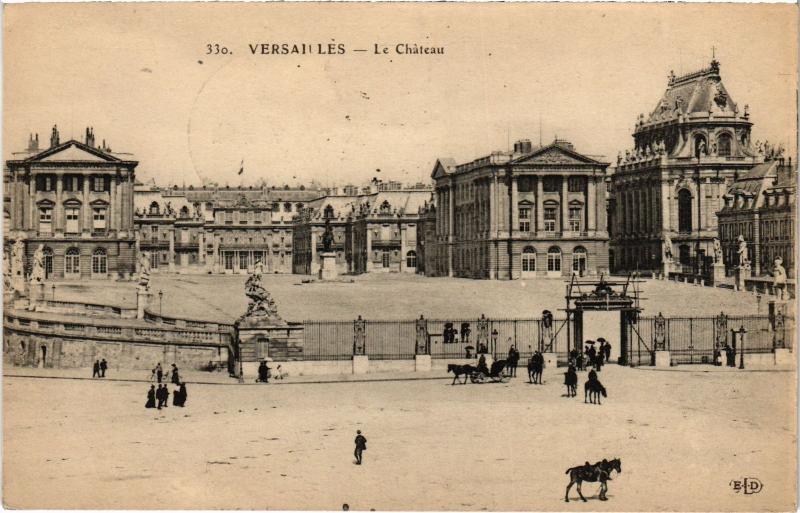 Carte postale ancienne Versailles Le Chateau France à Versailles