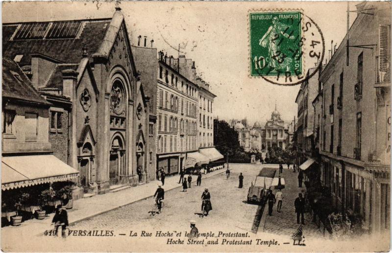 Carte postale ancienne Versailles La Rue Hoche et le Temple Protestant France à Versailles