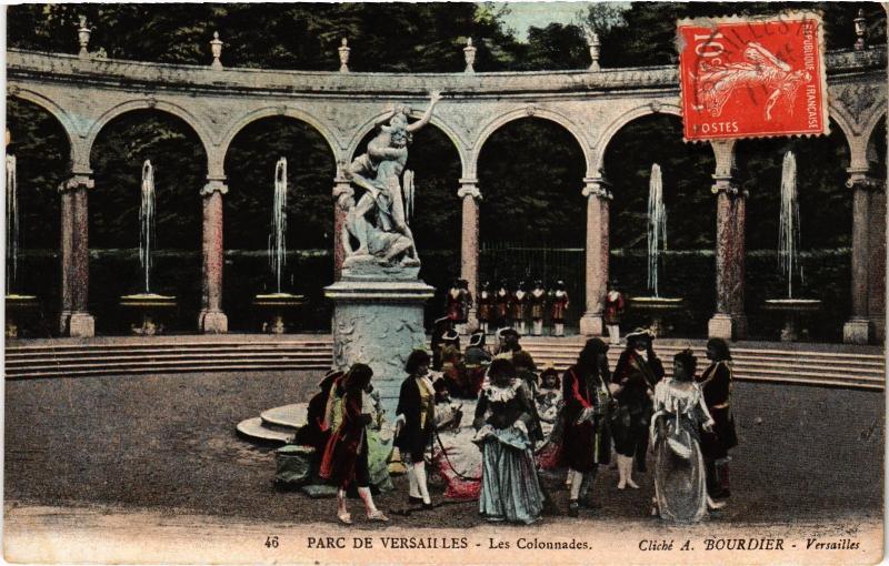Carte postale ancienne Versailles Les Colonnades France à Versailles