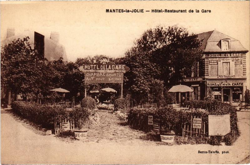 Carte postale ancienne Mantes la Jolie Hotel-Restaurant de la Gare France à Mantes-la-Jolie