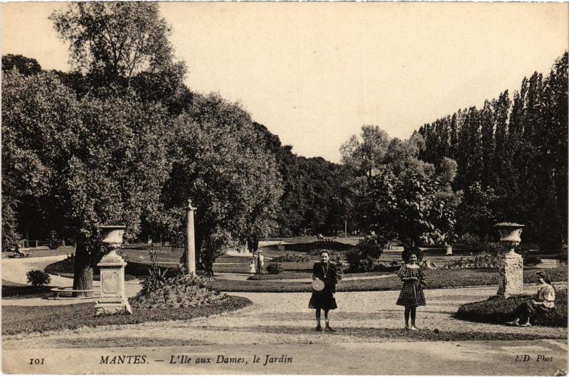 Carte postale ancienne Mantes L'Ile aux Dames,le Jardin France