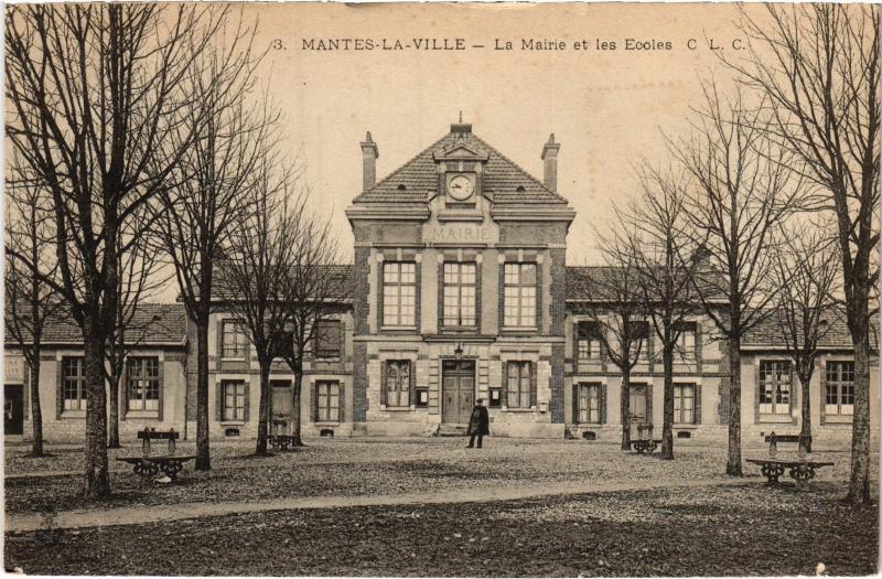 Carte postale ancienne Mantes la Ville La MAirie et les Ecoles France à Mantes-la-Ville