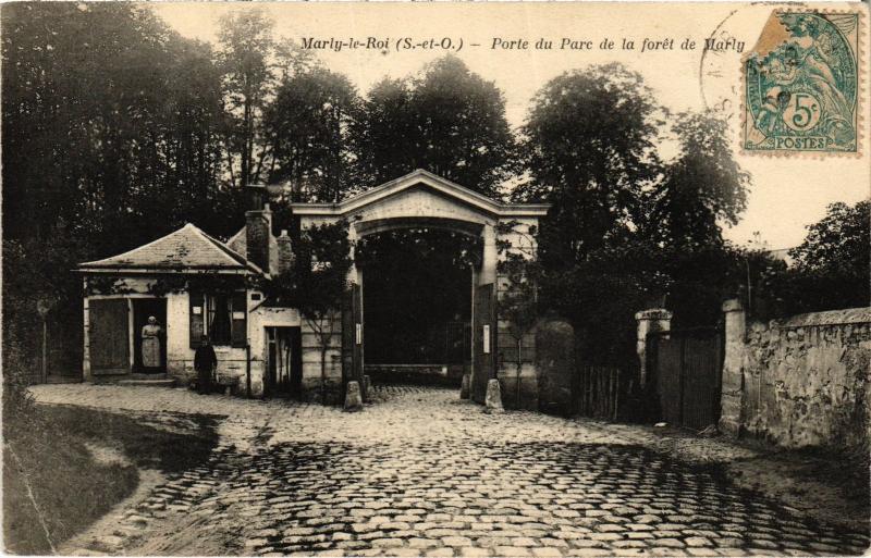 Carte postale ancienne Marly le Roi Porte du Parc de la foret France à Marly-le-Roi