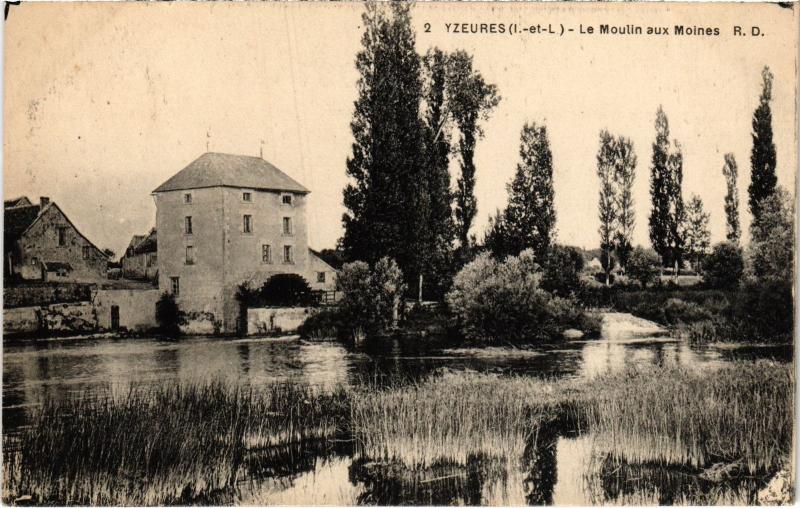 Carte postale ancienne Yzeures Le Moulin aux Moines France