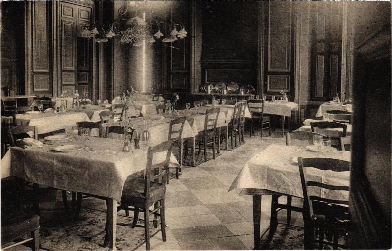 Carte postale ancienne Chateau de Verneuil, salle a Manger France à Neuil