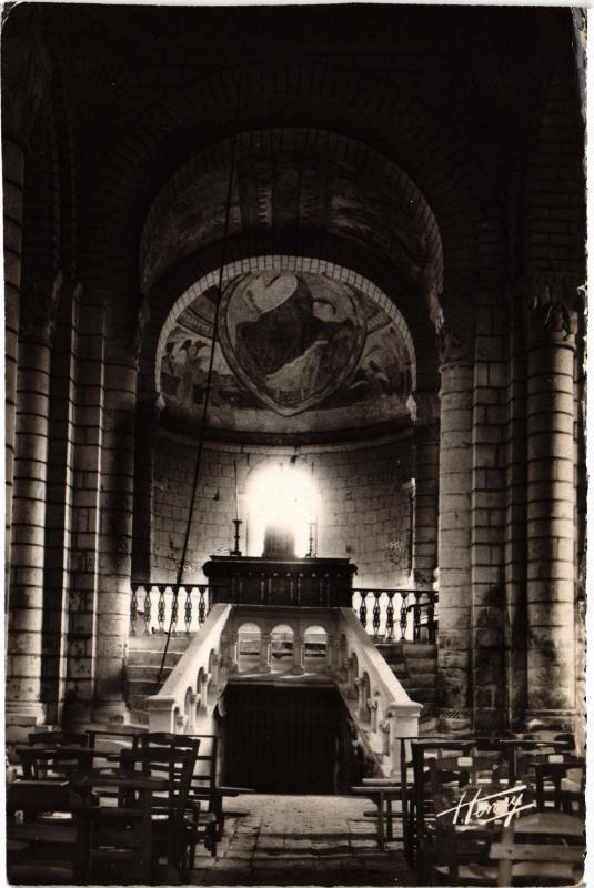 Carte postale ancienne Tavant Interieur de l'Eglise France à Tavant