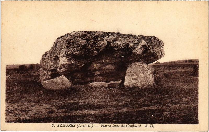 Carte postale ancienne Yzeures Pierre levee de Confluent France