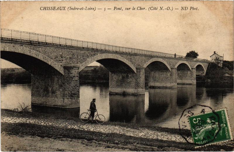 Carte postale ancienne Chisseaux Pont, s le Cher France à Chisseaux