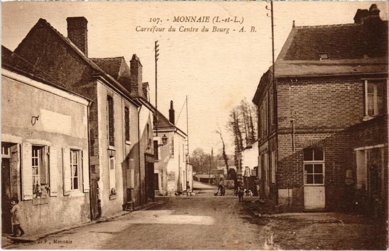 Carte postale ancienne Monnaie Carrefour du Centre du Bourg France à Monnaie
