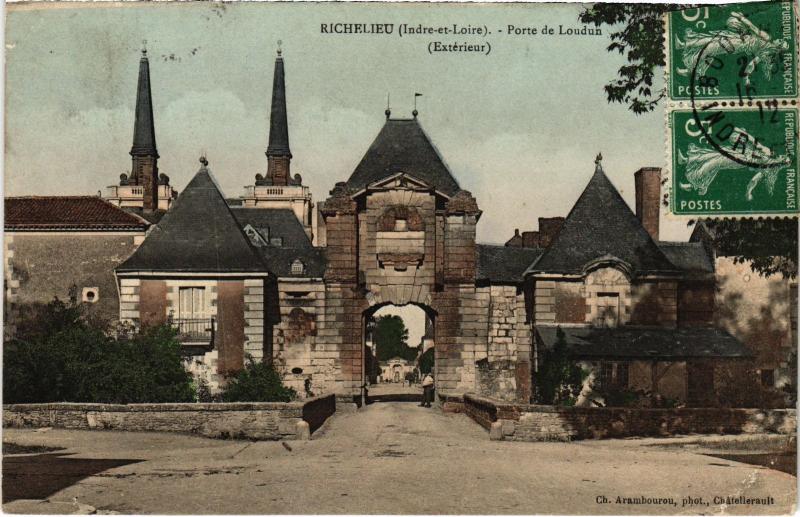 Carte postale ancienne Richelieu Porte de Loudun France à Richelieu