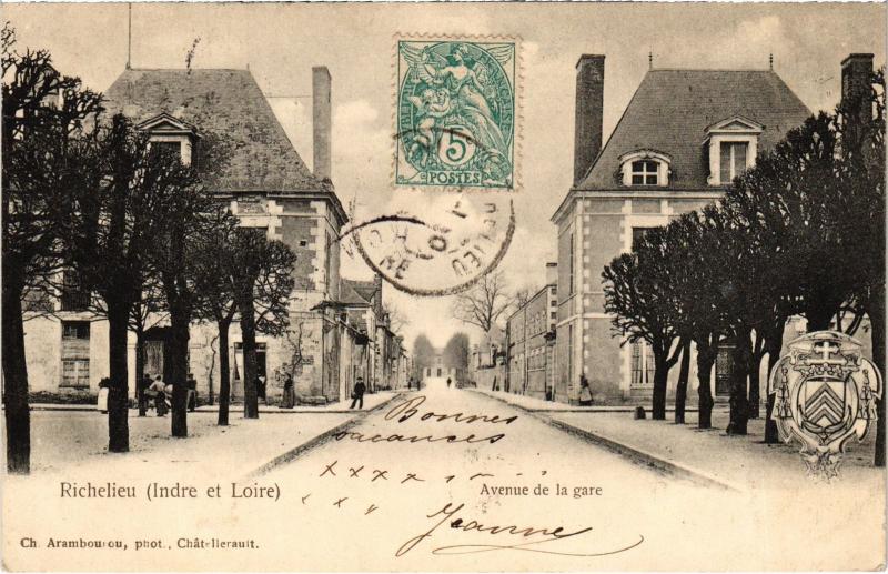 Carte postale ancienne Richelieu Avenue de la gare France à Richelieu