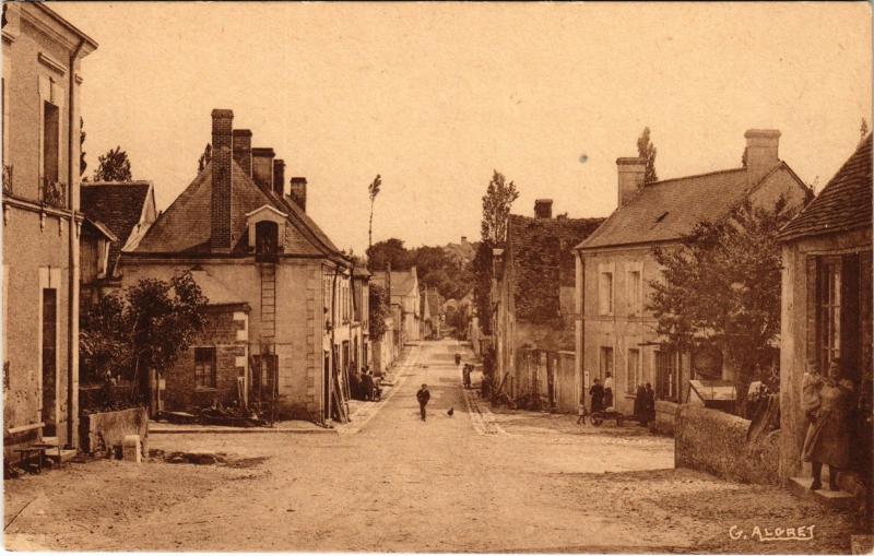 Carte postale ancienne Le Petit Pressigny Rue principale et route France au Petit-Pressigny