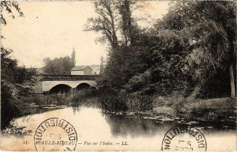 Carte postale ancienne Azay le Rideau Vue sur l'Indre France à Azay-le-Rideau