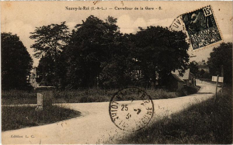 Carte postale ancienne Neuvy le Roi Carrefour de la Gare France à Neuvy-le-Roi