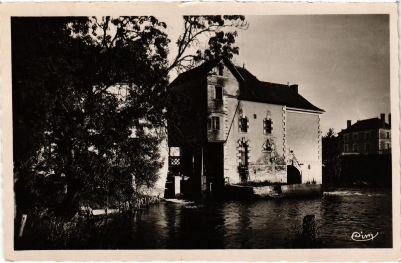 Carte postale ancienne Monts Le Moulin France à Monts