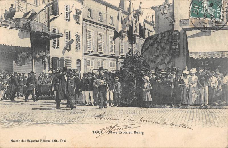 Carte postale ancienne Toul - Place Croix En Bourg à Toul