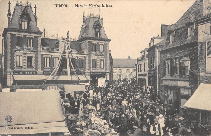 Carte postale ancienne Hirson - Place Du Marche - Le Lundi à Hirson