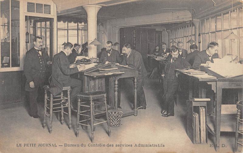 Carte postale ancienne Paris - Le Petit Journal - Bureau Du Controle Des Services Administratifs à Paris