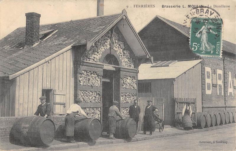 Carte postale ancienne Ferrieres - Brasserie L.moulin - La Distllerie