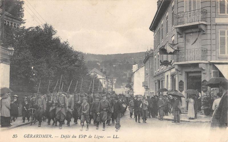 Carte postale ancienne Gerardmer - Defile Du 152e De Ligne à Gérardmer