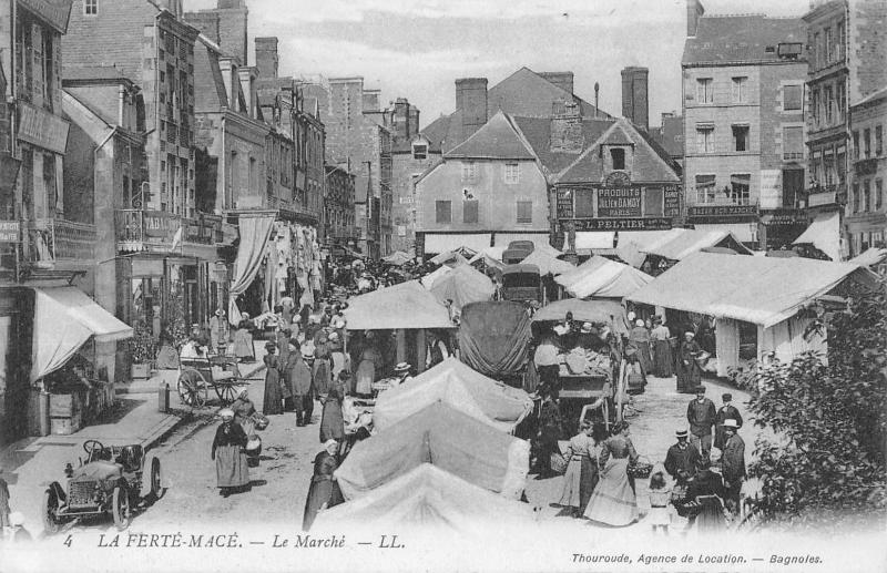 Carte postale ancienne La Ferte Mace - Le Marche à La Ferté Macé