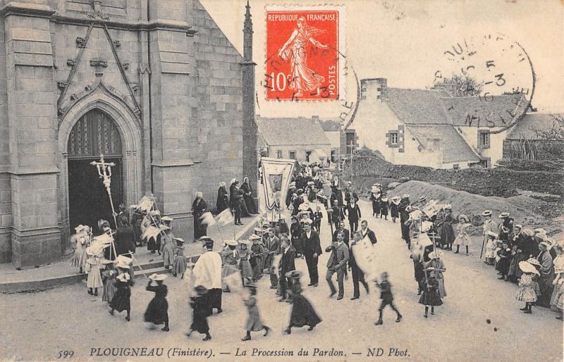 Carte postale ancienne Plouigneau - La Procession Du Pardon à Plouigneau