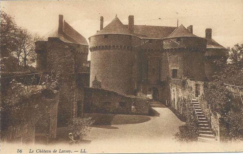 Carte postale ancienne Château de Lassay à Lassay-les-Châteaux