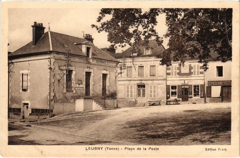 Carte postale ancienne Leugny Place de la Poste France à Leugny