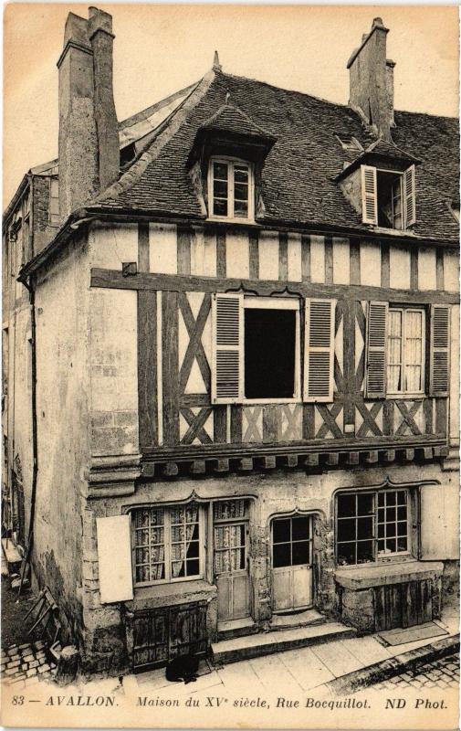 Carte postale ancienne Avallon Maison du XVe siecle France à Avallon