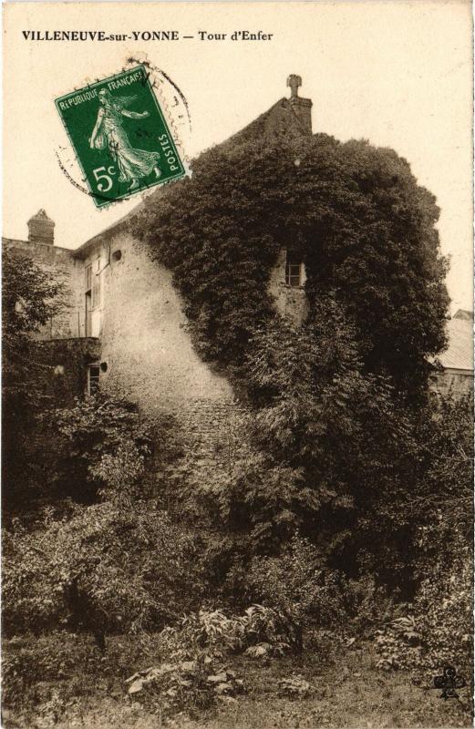 Carte postale ancienne Villeneuve s Yonne Tour d'Enfer France