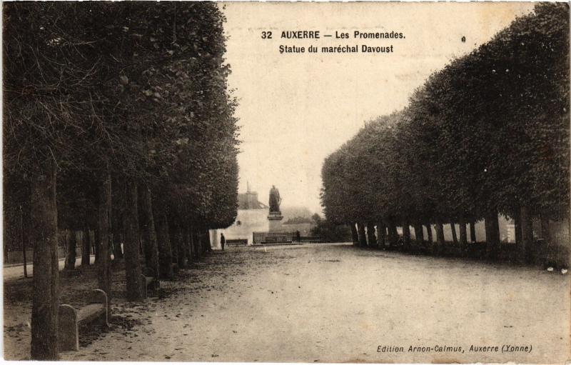 Carte postale ancienne Auxerre Les Promenades France à Auxerre