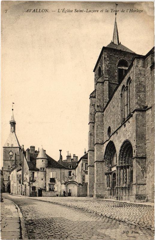 Carte postale ancienne Avallon L'Eglise Saint-Lazare et la Tour France à Avallon