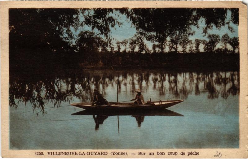 Carte postale ancienne Villeneuve-la-Guyard Sur un bon coup de peche France à Villeneuve-la-Guyard