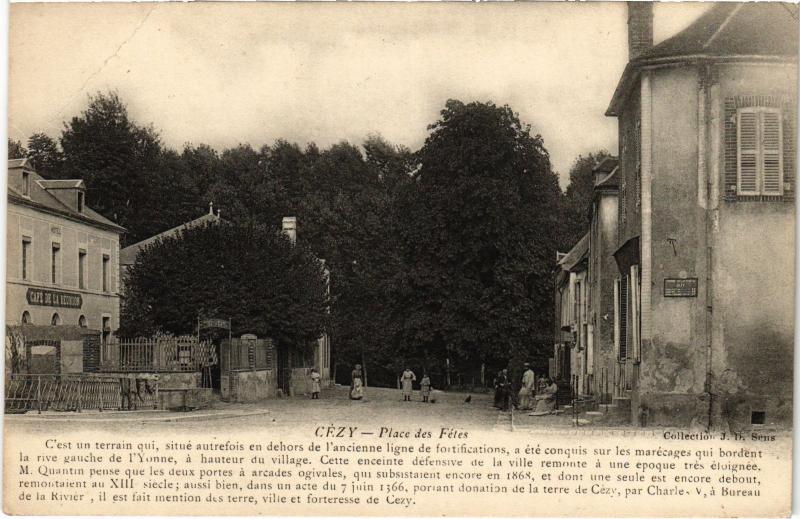 Carte postale ancienne Cezy Place des Fetes France