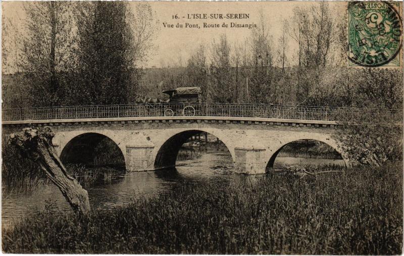 Carte postale ancienne L'Isle-Sur-Serein Vue du Pont,Route de Dissangis France à Dissangis