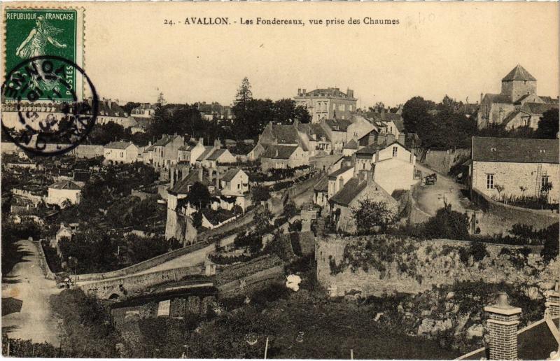 Carte postale ancienne Avallon Les Fondereaux,vue prise des Chaumes France à Avallon