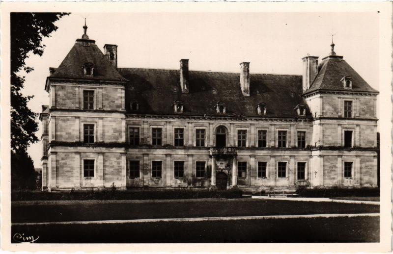 Carte postale ancienne Ancy-le-Franc Le Chateau des Ducs de Clermont-Tonnerre France à Ancy-le-Franc