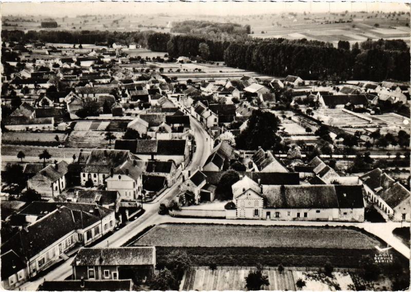 Carte postale ancienne Fleury-la-Vallee Vue d'ensemble,Route d'Auxerre France à Auxerre