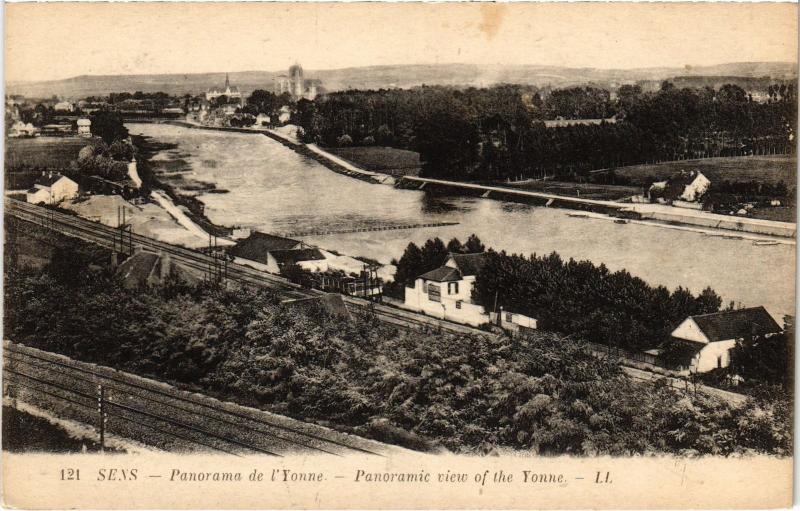 Carte postale ancienne Sens Panorama de l'Yonne France