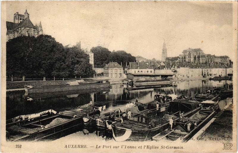 Carte postale ancienne Auxerre Le Pont sur l'Yonne et l'Eglise Saint-German France à Auxerre