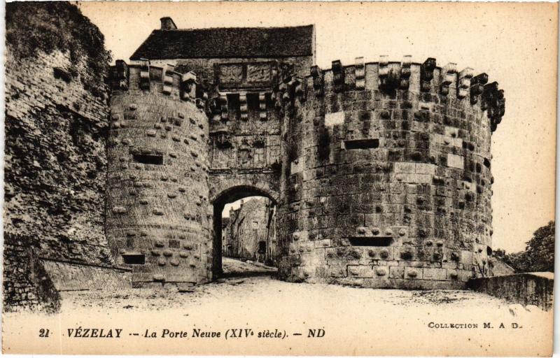 Carte postale ancienne Vezelay La Porte Neuve France
