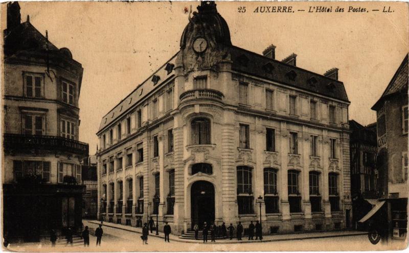 Carte postale ancienne Auxerre L'Hotel des Postes France à Auxerre
