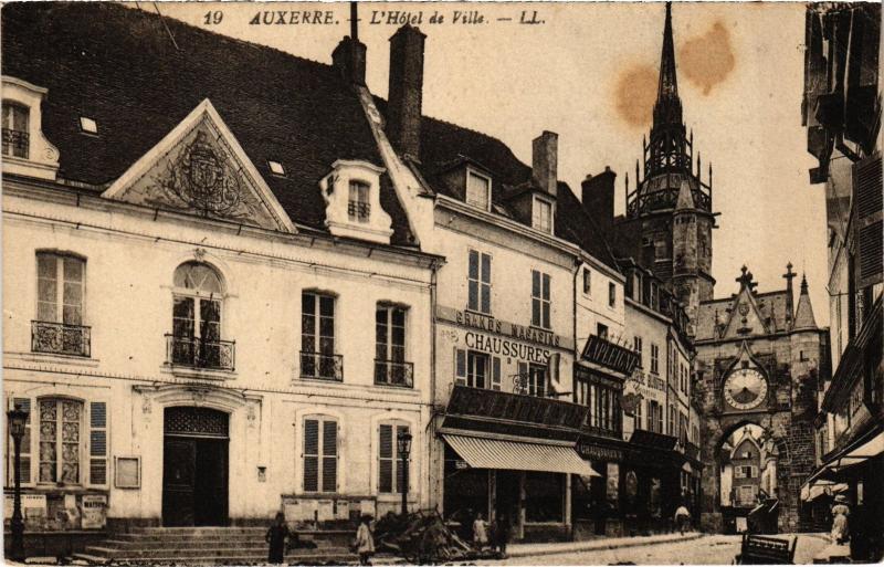 Carte postale ancienne Auxerre L'Hotel de Ville France à Auxerre