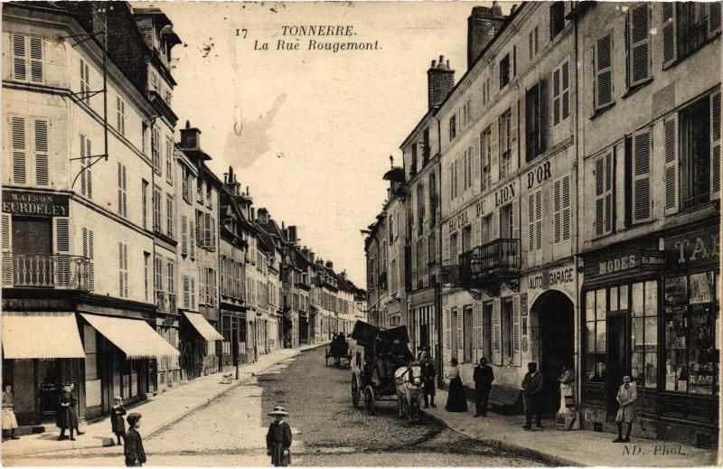 Carte postale ancienne Tonnerre La Rue Rougemont France à Tonnerre