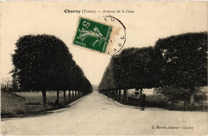 Carte postale ancienne Charny Avenue de la Gare France