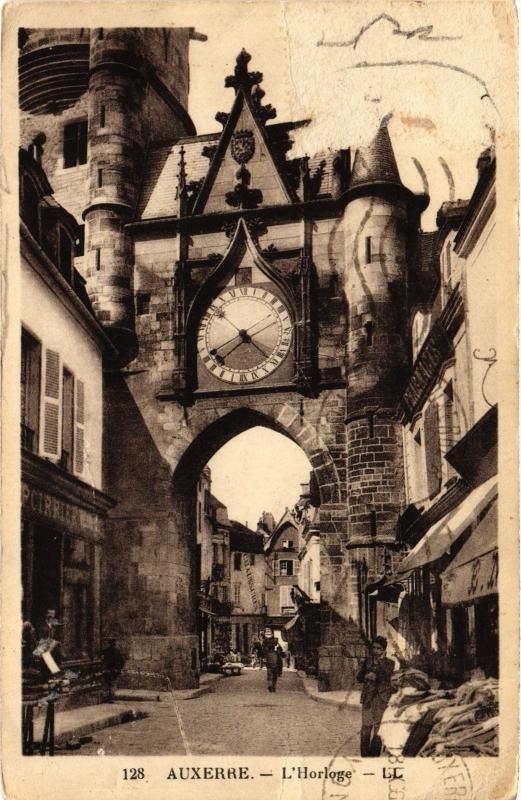 Carte postale ancienne Auxerre L'Horloge France à Auxerre