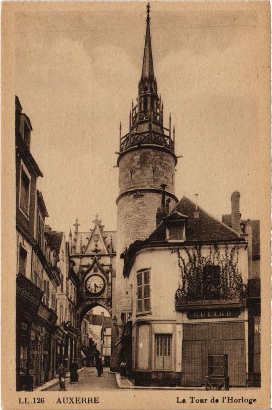 Carte postale ancienne Auxerre le Tour de l'Horloge France à Auxerre