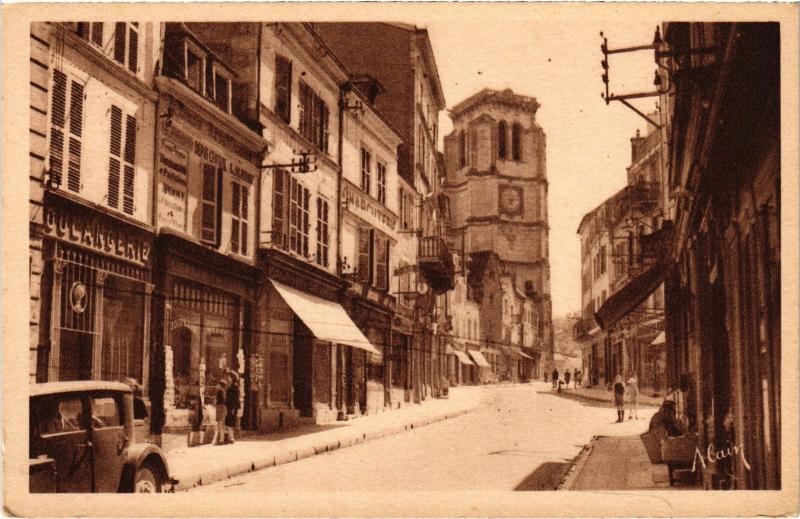 Carte postale ancienne Tonnerre Eglise Notre-Dame et Centre de la Ville France à Tonnerre