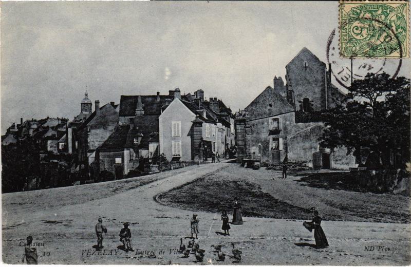 Carte postale ancienne Vezelay Entree de Ville France