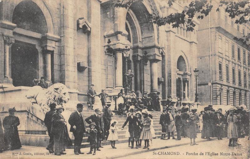 Carte postale ancienne Saint Chamond - Porche De L'Eglise Notre Dame à Saint-Chamond
